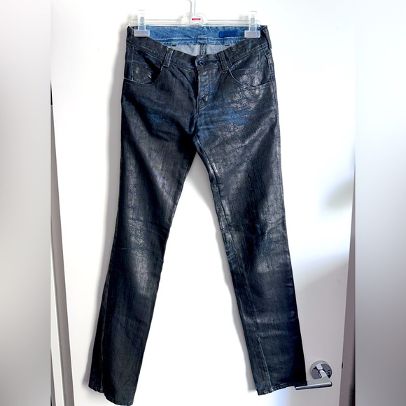 Mid rise jeans. Size 27. Length 34. Great condition. - Picture 3 of 3